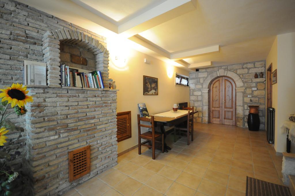 Casa Vacanze Il Castello Pescina Εξωτερικό φωτογραφία